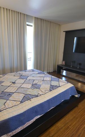 Casa de condomínio à venda com 1600m², 5 quartos e 4 vagas