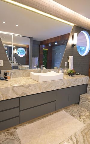 Casa de condomínio à venda com 1600m², 5 quartos e 4 vagas