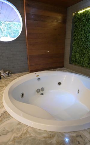 Casa de condomínio à venda com 1600m², 5 quartos e 4 vagas