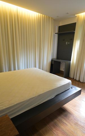 Casa de condomínio à venda com 1600m², 5 quartos e 4 vagas