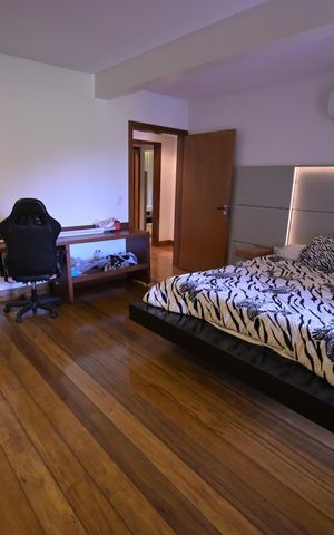 Casa de condomínio à venda com 1600m², 5 quartos e 4 vagas