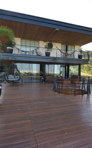 Casa de condomínio à venda com 1600m², 5 quartos e 4 vagas