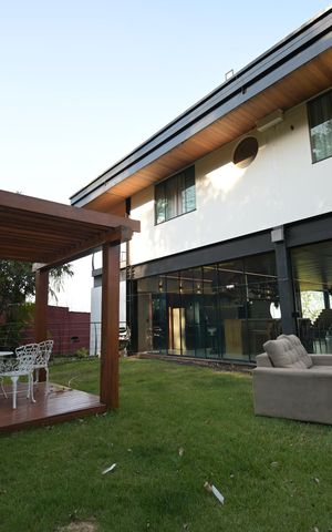 Casa de condomínio à venda com 1600m², 5 quartos e 4 vagas