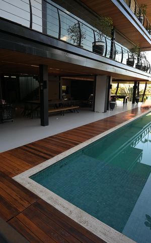 Casa de condomínio à venda com 1600m², 5 quartos e 4 vagas