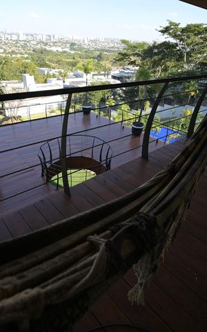 Casa de condomínio à venda com 1600m², 5 quartos e 4 vagas