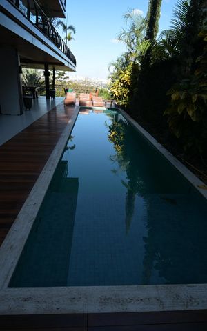 Casa de condomínio à venda com 1600m², 5 quartos e 4 vagas