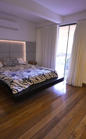 Casa de condomínio à venda com 1600m², 5 quartos e 4 vagas