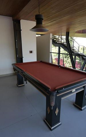 Casa de condomínio à venda com 1600m², 5 quartos e 4 vagas