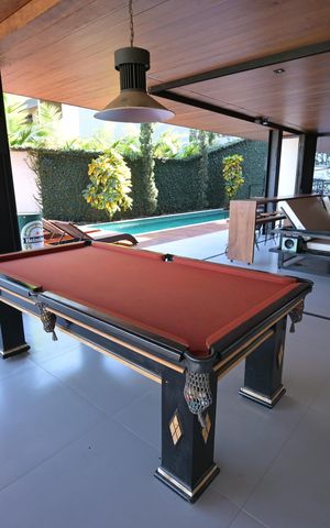 Casa de condomínio à venda com 1600m², 5 quartos e 4 vagas