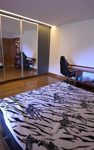 Casa de condomínio à venda com 1600m², 5 quartos e 4 vagas