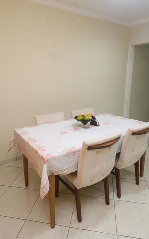 Casa à venda com 254m², 4 quartos e 5 vagas Casa à venda com 254m², 4 quartos e 5 vagasSala de Jantar