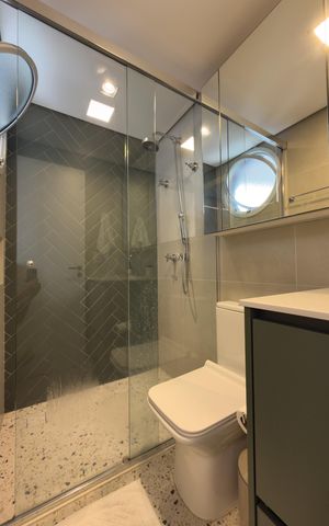 Apartamento à venda com 84m², 1 quarto e 2 vagas Apartamento à venda com 84m², 1 quarto e 2 vagasBanheiro social