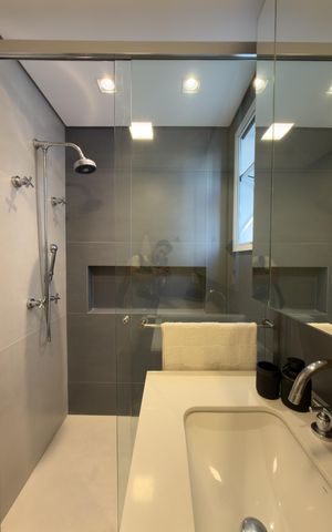 Apartamento à venda com 84m², 1 quarto e 2 vagas Apartamento à venda com 84m², 1 quarto e 2 vagasBanheiro da suíte