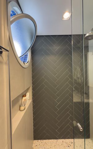Apartamento à venda com 84m², 1 quarto e 2 vagas Apartamento à venda com 84m², 1 quarto e 2 vagasBanheiro social