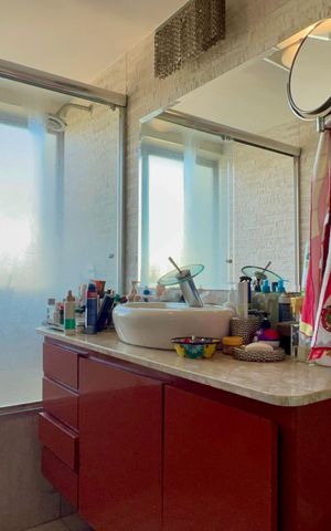 Apartamento para alugar com 163m², 3 quartos e 2 vagas Apartamento para alugar com 163m², 3 quartos e 2 vagasBanheiro da Suíte