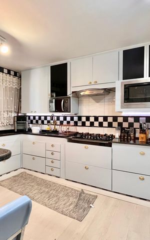 Apartamento à venda com 180m², 4 quartos e 1 vaga Apartamento à venda com 180m², 4 quartos e 1 vagaCozinha