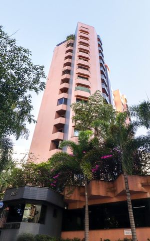 Apartamento à venda com 150m², 3 quartos e 3 vagas Apartamento à venda com 150m², 3 quartos e 3 vagasFachada