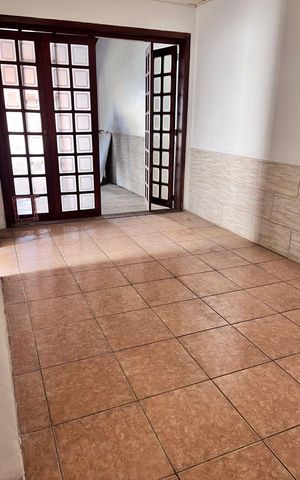 Casa à venda com 157m², 3 quartos e 2 vagas Casa à venda com 157m², 3 quartos e 2 vagasSala