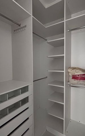 Apartamento à venda com 68m², 2 quartos e 1 vaga Apartamento à venda com 68m², 2 quartos e 1 vagaCloset do quarto 1