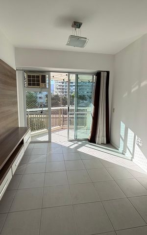 Apartamento à venda com 68m², 2 quartos e 1 vaga Apartamento à venda com 68m², 2 quartos e 1 vagaSala