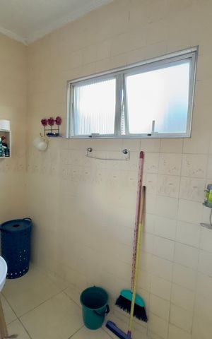 Casa à venda com 106m², 2 quartos e 1 vaga Casa à venda com 106m², 2 quartos e 1 vagaBanheiro 1