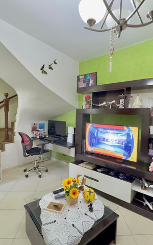 Casa à venda com 106m², 2 quartos e 1 vaga Casa à venda com 106m², 2 quartos e 1 vagaSala