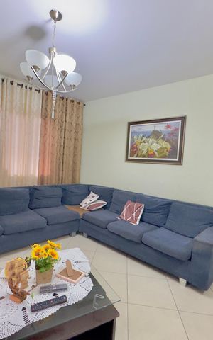 Casa à venda com 106m², 2 quartos e 1 vaga Casa à venda com 106m², 2 quartos e 1 vagaSala