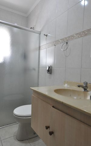 Casa para alugar com 90m², 2 quartos e 4 vagasBanheiro 1