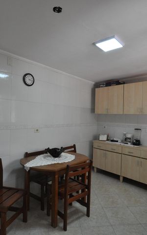 Casa para alugar com 90m², 2 quartos e 4 vagasCozinha