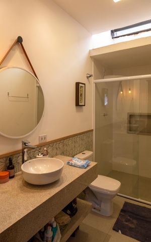 Casa à venda com 171m², 3 quartos e 3 vagasBanheiro social