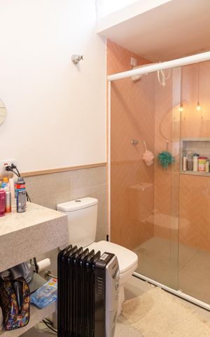 Casa à venda com 171m², 3 quartos e 3 vagasBanheiro do Quarto 2 suíte