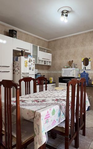 Casa para alugar com 250m², 2 quartos e 2 vagas Casa para alugar com 250m², 2 quartos e 2 vagasCozinha e Área de Serviço