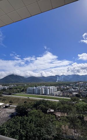Apartamento à venda com 83m², 3 quartos e 1 vaga Apartamento à venda com 83m², 3 quartos e 1 vagaVaranda