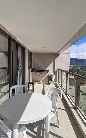 Apartamento à venda com 83m², 3 quartos e 1 vaga Apartamento à venda com 83m², 3 quartos e 1 vagaVaranda