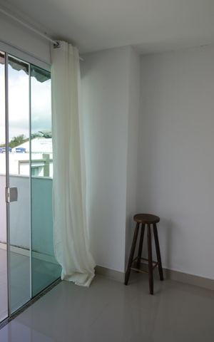 Casa à venda com 170m², 5 quartos e 2 vagasHall