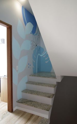 Casa à venda com 170m², 5 quartos e 2 vagasEscada