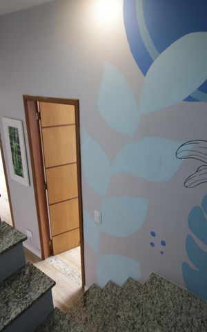 Casa à venda com 170m², 5 quartos e 2 vagasEscada
