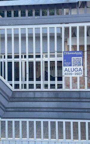 Casa para alugar com 300m², 3 quartos e sem vagaFachada