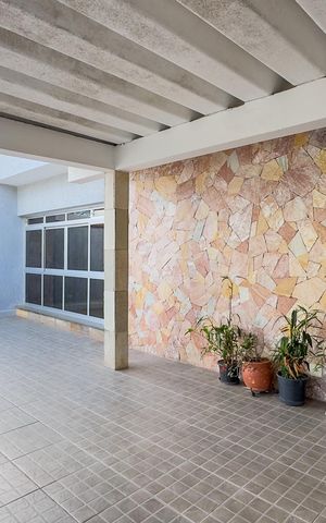 Casa para alugar com 300m², 3 quartos e sem vagaGaragem
