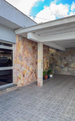 Casa para alugar com 300m², 3 quartos e sem vagaGaragem