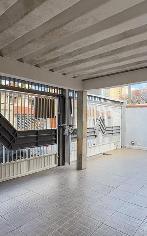 Casa para alugar com 300m², 3 quartos e sem vagaGaragem