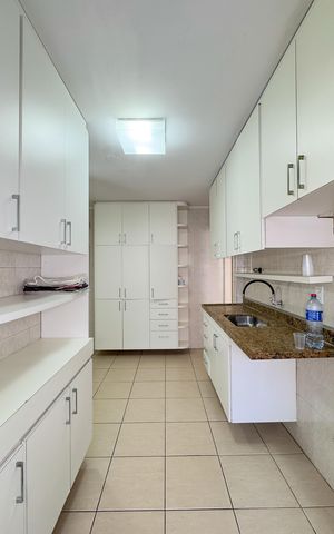 Apartamento à venda com 107m², 3 quartos e 1 vagaCozinha e Área de Serviço