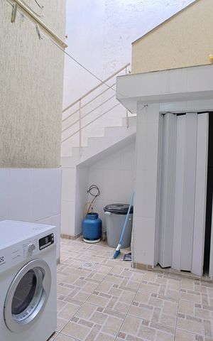 Casa à venda com 150m², 3 quartos e 2 vagasÁrea de Serviço