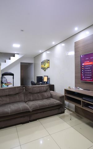 Casa à venda com 150m², 3 quartos e 2 vagasSala