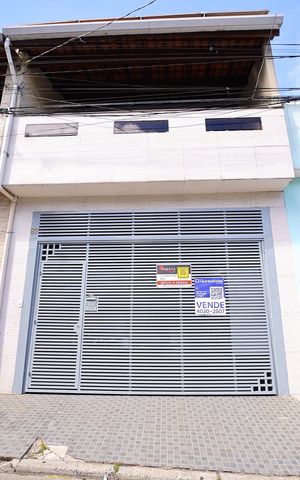 Casa à venda com 150m², 3 quartos e 2 vagasFachada