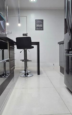 Apartamento para alugar com 134m², 3 quartos e 2 vagas Apartamento para alugar com 134m², 3 quartos e 2 vagasCozinha