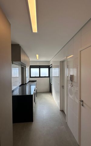 Apartamento à venda com 227m², 3 quartos e 4 vagas