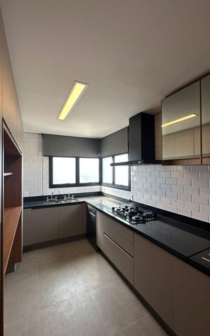 Apartamento à venda com 227m², 3 quartos e 4 vagas
