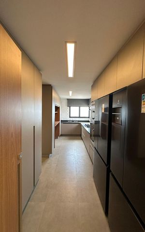 Apartamento à venda com 227m², 3 quartos e 4 vagas