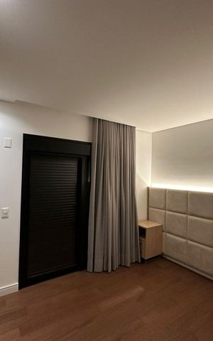 Apartamento à venda com 227m², 3 quartos e 4 vagas